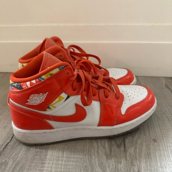 Nike Shoes - Nike air jordan 1